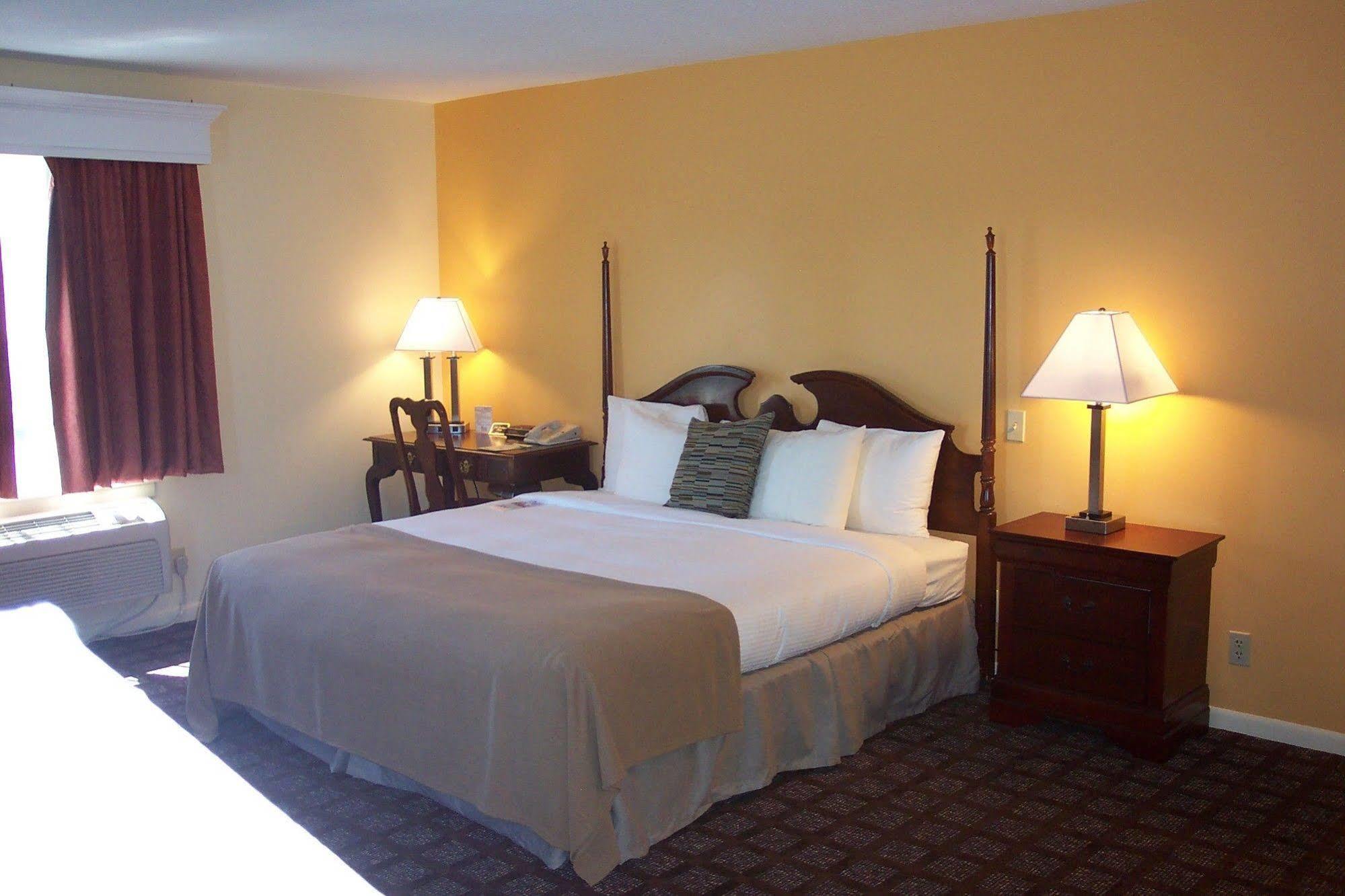 The Inn At Reading Hotel & Conference Center Extérieur photo