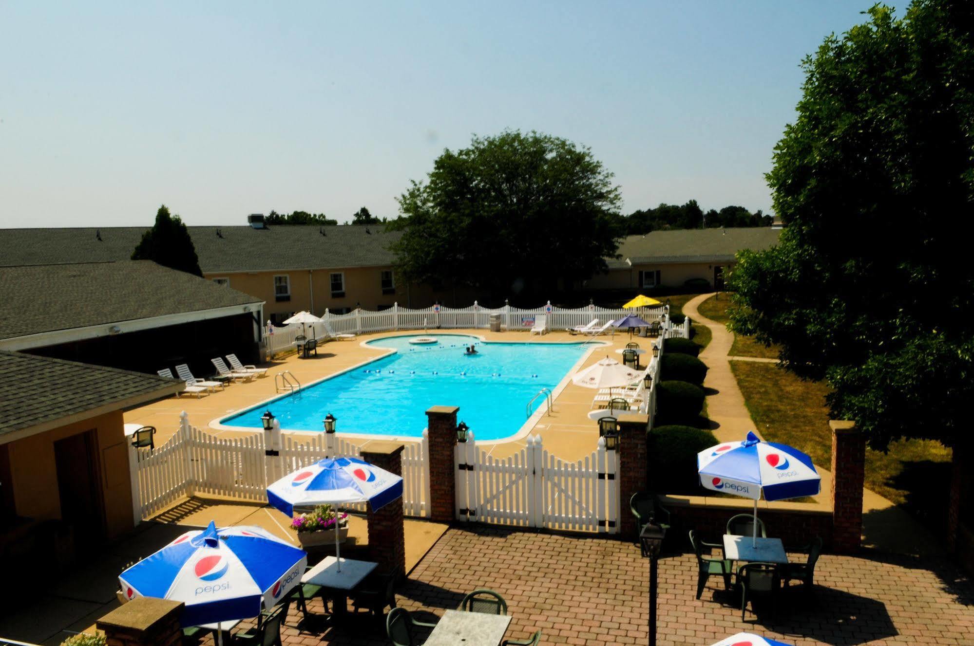 The Inn At Reading Hotel & Conference Center Extérieur photo
